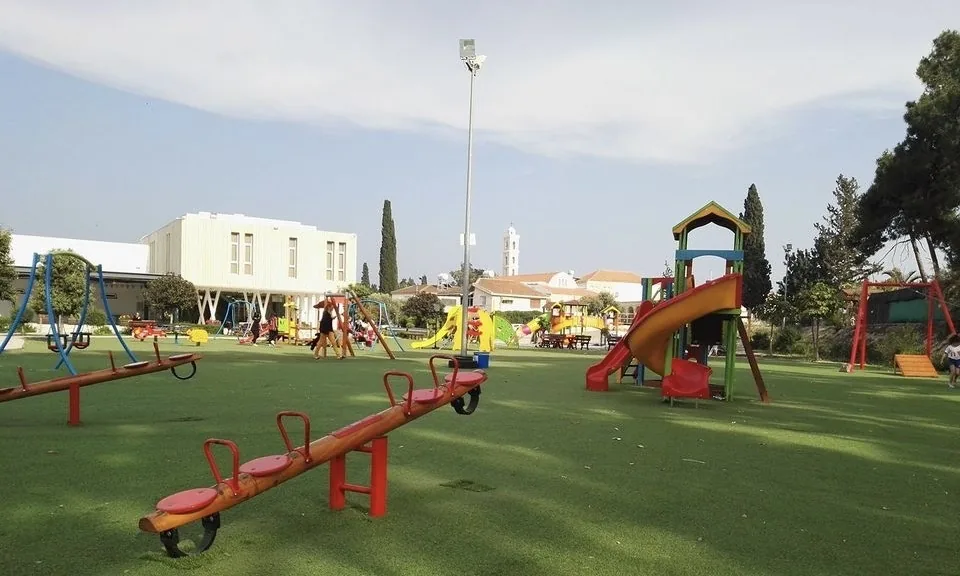 Φωτογραφία: Πάρκο και καφέ Αγίου Γεωργίου Κόντου