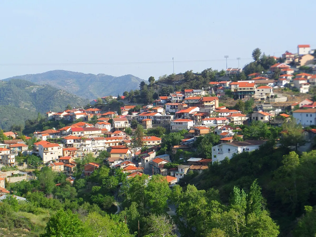 Το χωριό Κυπερούντα σε δασωμένη πλαγιά στο Τρόοδος