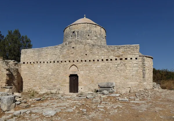 Ερειπωμένη εκκλησία της μονής του Τιμίου Σταυρού στην Ανώγυρα