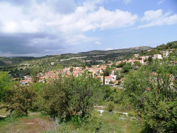 Панорама Арсоса в винодельческом районе Лимассола