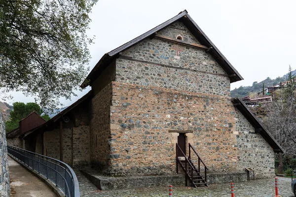 The monastery of Agios Ioannis Lampadistis at Kalopanagiotis