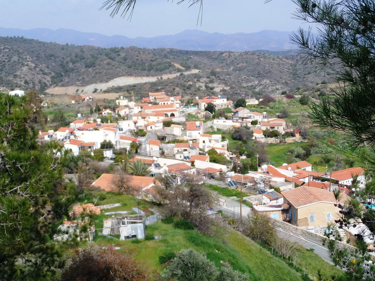 Vasa Koilaniou village among vineyards and pines
